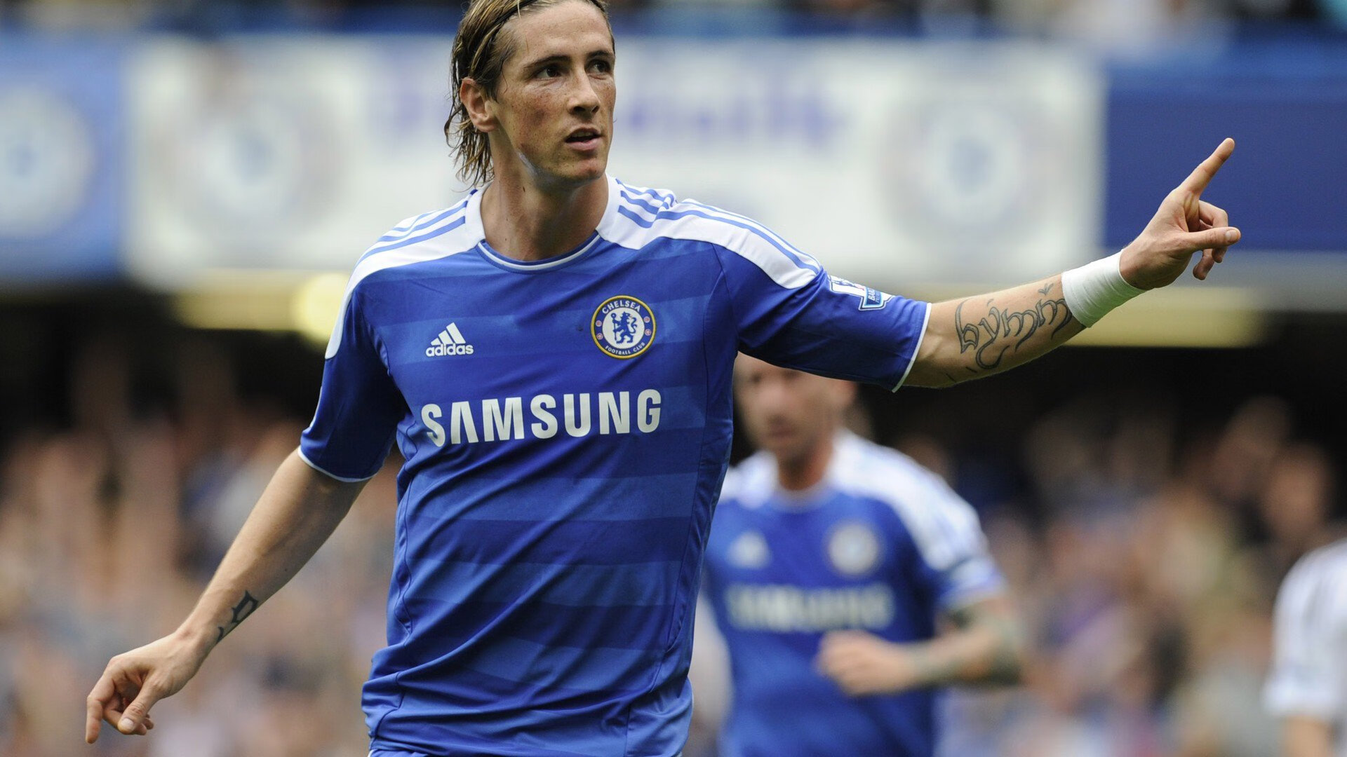 凯蒂·莱德基强势夺冠再写传奇，凯蒂-莱德基